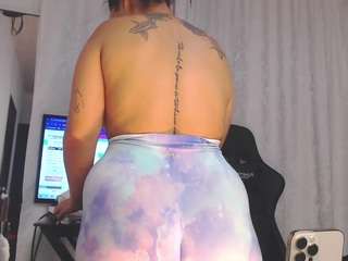 naturalbigass-nina webcam