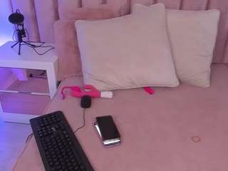 naturalbigass-nina webcam