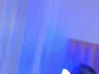 naturalbigass-nina webcam