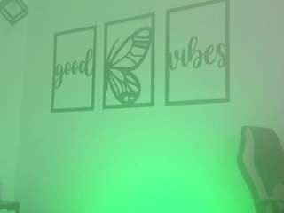 nicoleemillerr webcam