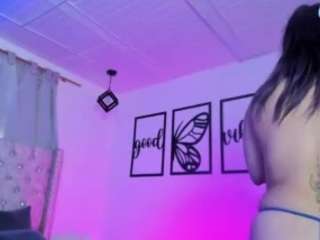 nicoleemillerr webcam