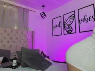 nicoleemillerr's live room