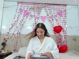 rebecca-ponce Live Webcam on CamSoda