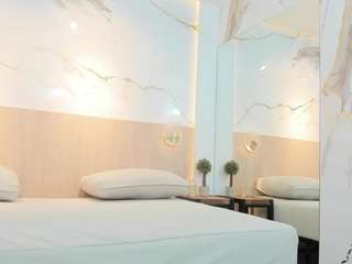 rebecca-ponce webcam