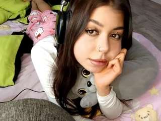 Live webcam model georgiannabruin on Soda Cams