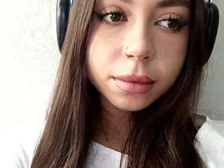 Live webcam model georgiannabruin on Soda Cams