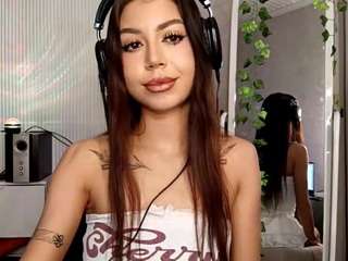 Live webcam model georgiannabruin on Soda Cams