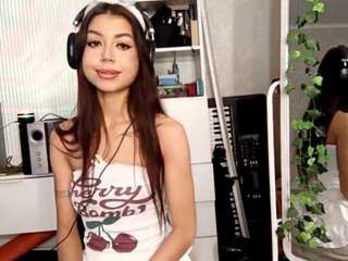 Live webcam model georgiannabruin on Soda Cams