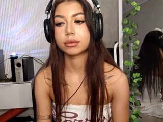 Live webcam model georgiannabruin on Soda Cams