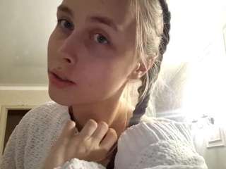 linawhitecloud webcam