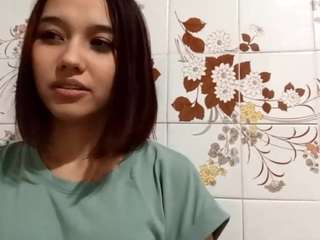 Live webcam model linneagarcia on Soda Cams