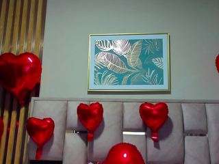 melanyxx's CamSoda show and profile