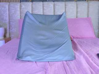 Image 1 of mia-scot, female webcam model,  years old, on live webcam