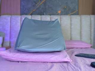 mia-scot live webcam show