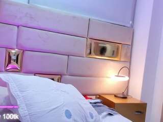 le modèle valeriia-clark est en webcam porno dans un show sur le site camsoda, il possède les tags suivants: anal toys,milf,toys,tiny tits,tattoos,spank,shaved pussy,sex toys,pussy,orgasm,no smoking,no drinking,athletic,naked,mature,dildo,black hair,body builder,brown eyes,lovense