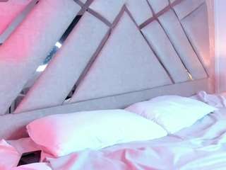 Live webcam model gemmarobertss on Soda Cams