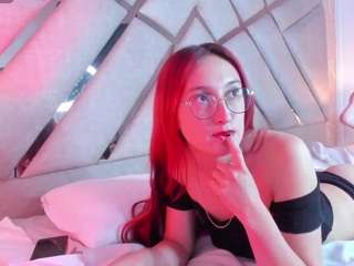 Live webcam model gemmarobertss on Soda Cams