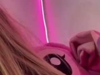 lunablonnm Live Webcam on CamSoda