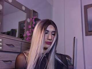 nia-moon Live Webcam on CamSoda