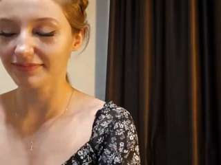 Live webcam model charolettearendt on Soda Cams