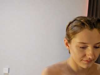 charolettearendt's CamSoda show and profile