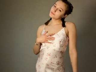 charolettearendt's CamSoda show and profile