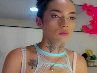 dariannys-atehortua's CamSoda show and profile