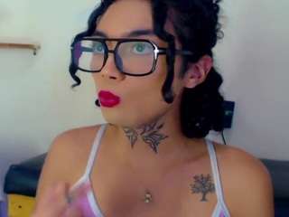 dariannys-atehor... Live Webcam on CamSoda