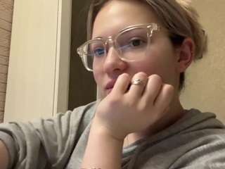 monetrouleau Live Webcam on CamSoda