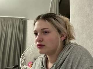 monetrouleau's CamSoda show and profile