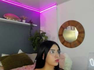 Live webcam model alana-rosse-s on Soda Cams