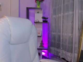 cloee-dss Live Webcam on CamSoda