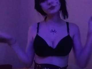 Live webcam model kandraguercio on Soda Cams