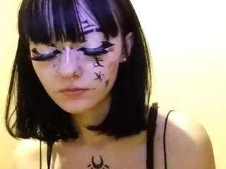 Live webcam model kandraguercio on Soda Cams