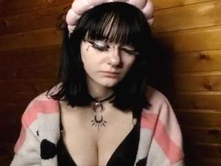 kandraguercio's CamSoda show and profile