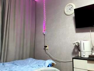 lachelleberkhalter, female webcam model,  years old, on live webcam