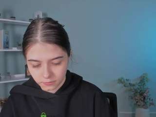 molly-hollow Live Webcam on CamSoda