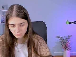 Live webcam model molly-hollow on Soda Cams