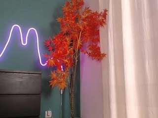 Live webcam model moonshard1 on Soda Cams