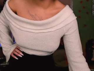 Live webcam model syrena-fly on Soda Cams