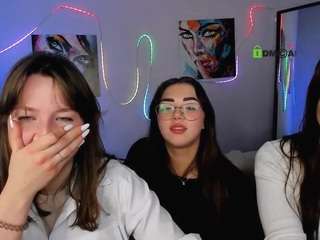 Live webcam model syrena-fly on Soda Cams