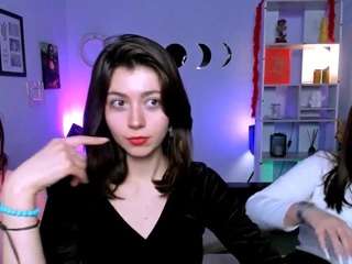 syrena-fly, female webcam model,  years old, on live webcam