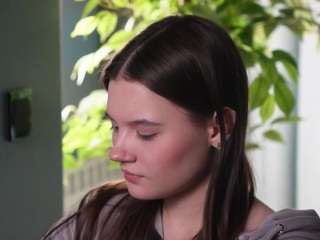 zeniabennington Live Webcam on CamSoda