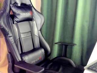 crispy-amber live cam profile