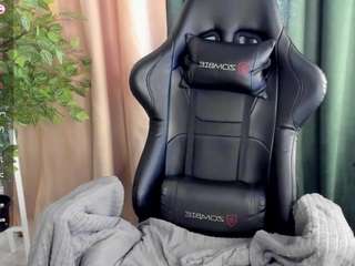 crispy-amber's CamSoda show and profile