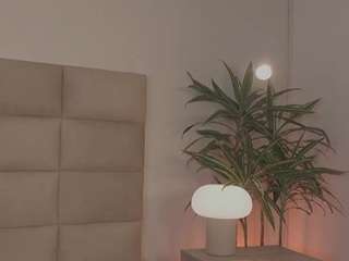 Live webcam model emabrooks on Soda Cams