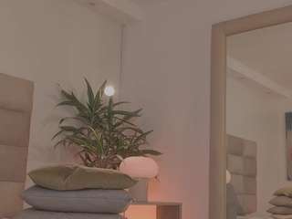 Live webcam model emabrooks on Soda Cams