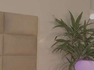 Live webcam model emabrooks on Soda Cams