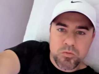 joncinna, male webcam model,  years old, on live webcam