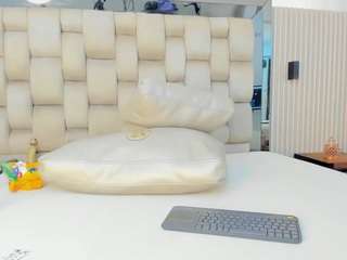 alika-brohm live cam profile